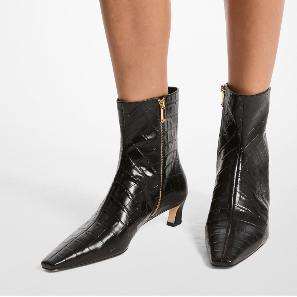 Michael Kors heeled booties 8.5 black leather Cosmo kitten heel ankle new $200